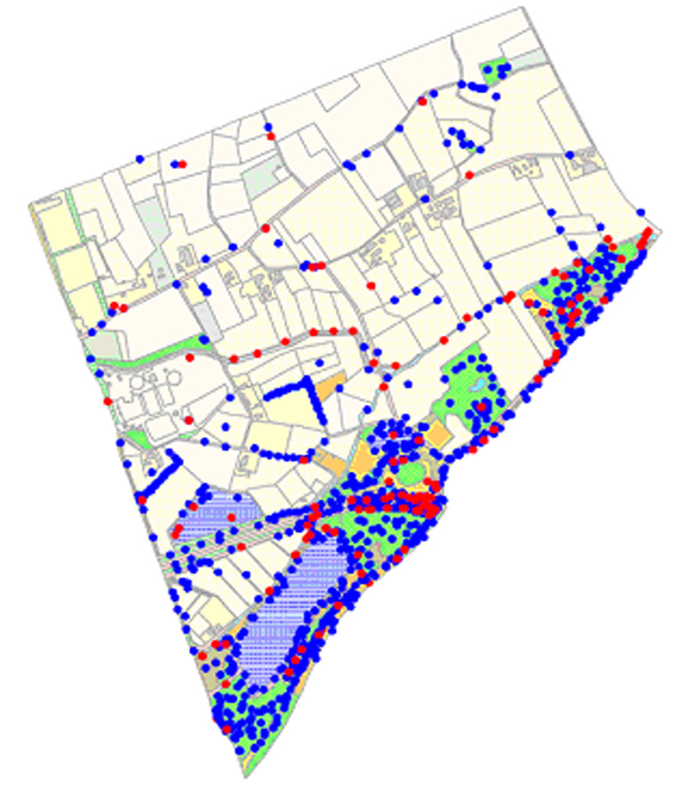 Waarnemingen van provinciaal vrij algemene (blauwe punt) en zeldzame (rode punt) soorten